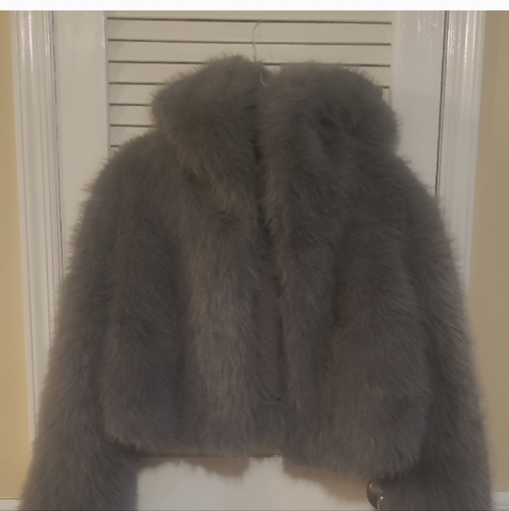 Wild Fable Gray Faux Fur Hoodie Jacket..NWT. Gorgeous